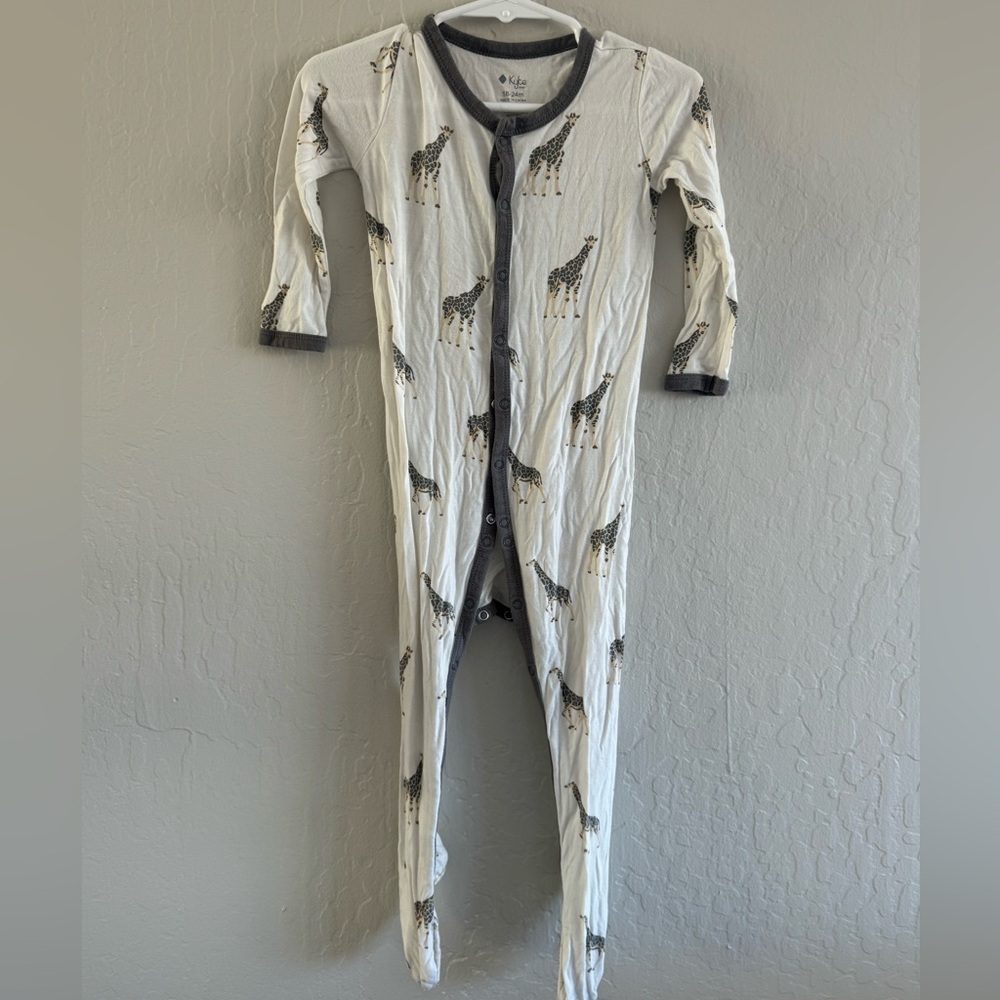 Kyte Giraffe Print Footed One Piece